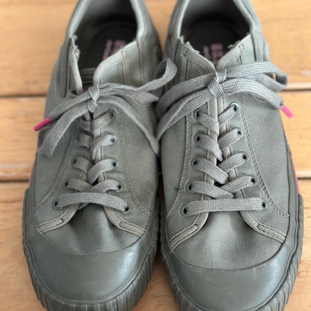 Women’s Olive Green Sketchers